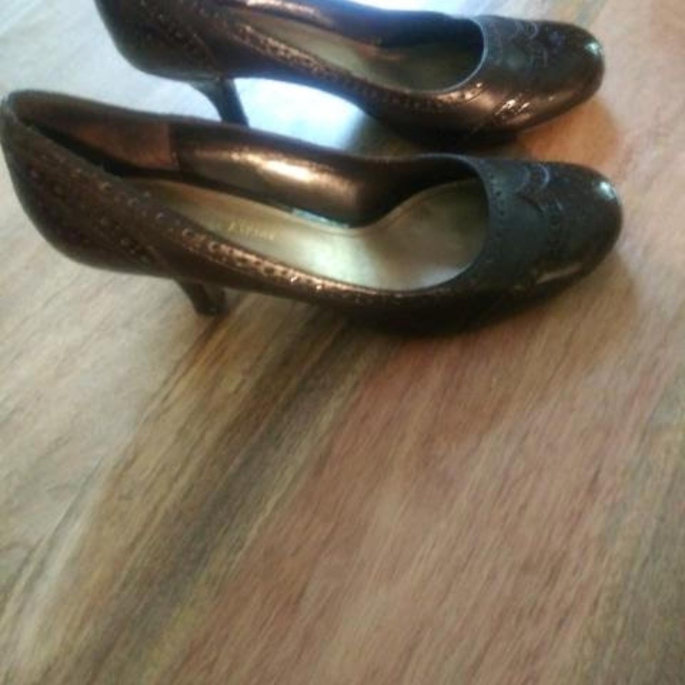 Classy Etienne Aigner brown leather high heals